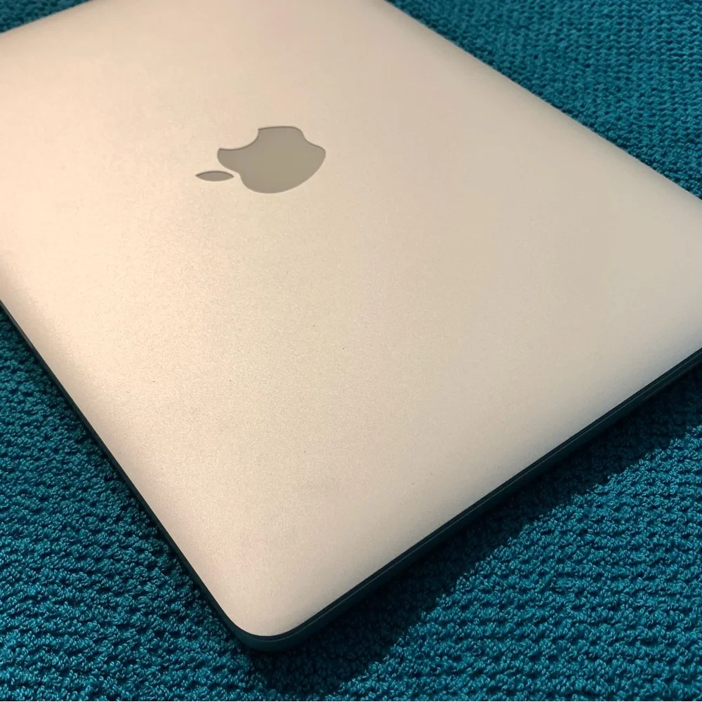 MacBook Pro 13 with Accessories